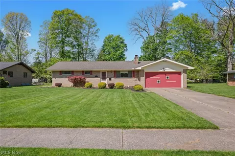 5108 Evergreen Dr, North Olmsted, OH 44070