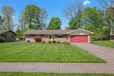 5108 Evergreen Dr, North Olmsted, OH 44070