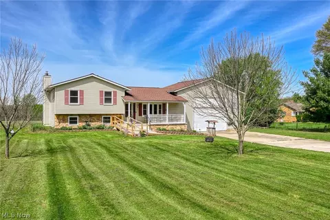 4715 Rock Spring Rd, Ravenna, OH 44266