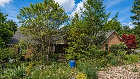 2945 Ash Meadows Blvd, Zanesville, OH 43701