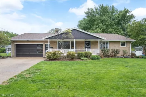 706 Bachtel St SE, North Canton, OH 44720