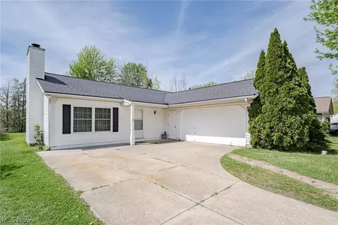 Exterior - 199 E Parkway Dr, Madison, OH 44057 photo 2 of 6