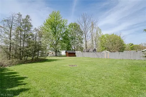 Exterior - 199 E Parkway Dr, Madison, OH 44057 photo 5 of 6