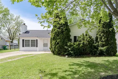 199 E Parkway Dr, Madison, OH 44057