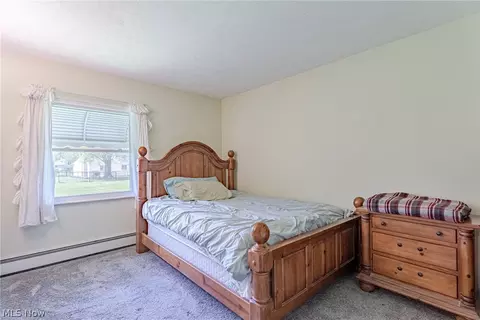 Bedroom - 199 E Parkway Dr, Madison, OH 44057 photo 2 of 3