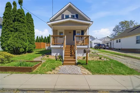 241 King St, Fairport Harbor, OH 44077