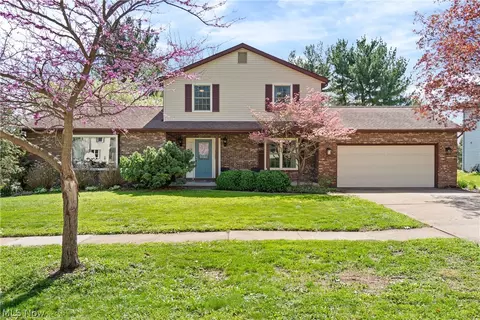 1026 Douglas Dr, Wooster, OH 44691