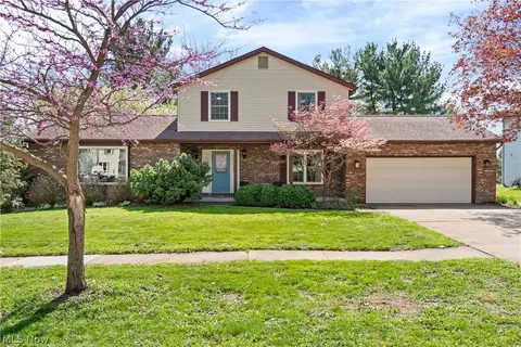 1026 Douglas Dr, Wooster, OH 44691