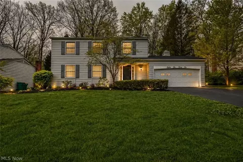 8242 Starburst Rd, Mentor, OH 44060