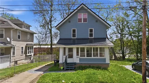 1111 East Ave, Akron, OH 44307