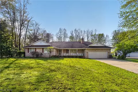 5144 Old Colony Rd NW, Warren, OH 44481