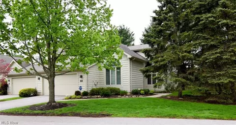 22 Waterford Ln, Beachwood, OH 44122