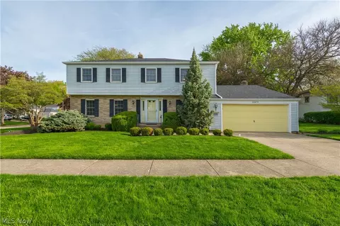 22870 Laramie Dr, Rocky River, OH 44116