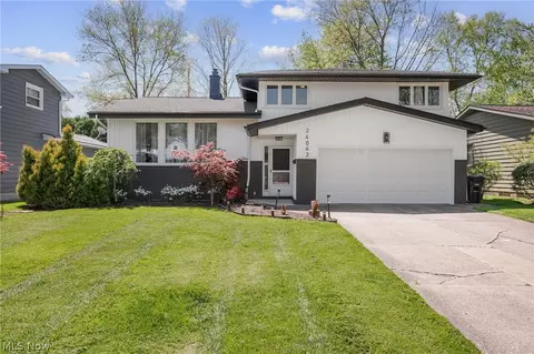 24042 Greenlawn Ave, Beachwood, OH 44122