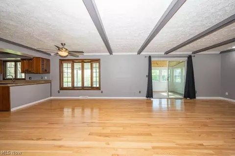 5841 Sharon Dr, Boardman, OH 44512 photo 3
