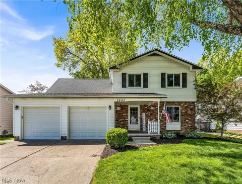 2665 Nottingham Dr, Parma, OH 44134
