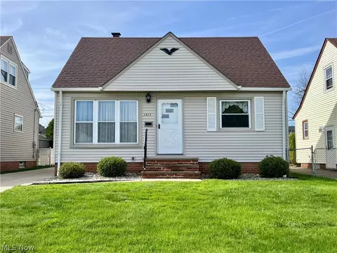 2923 Stanfield Dr, Parma, OH 44134