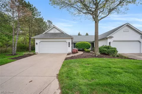 33817 Honeysuckle Ln, North Ridgeville, OH 44039