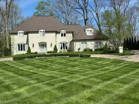 994 Robinwood Hills Dr, Akron, OH 44333