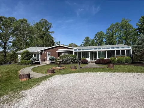 Exterior - 183 Varner Rd, Walker, WV 26180 photo 9 of 9