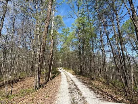 183 Varner Rd, Walker, WV 26180 photo 5