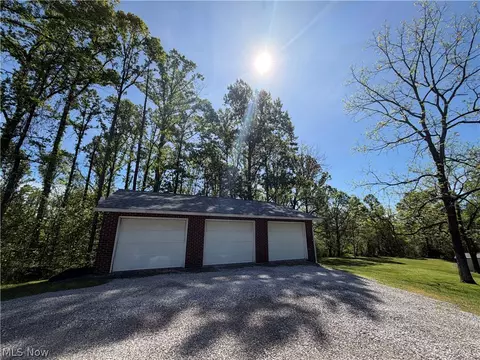 183 Varner Rd, Walker, WV 26180 photo 3
