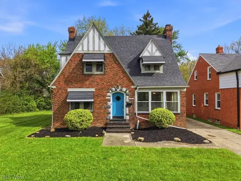 3871 Mayfield Rd, Cleveland Heights, OH 44121