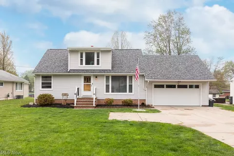 3724 E Wallings Rd, Broadview Heights, OH 44147