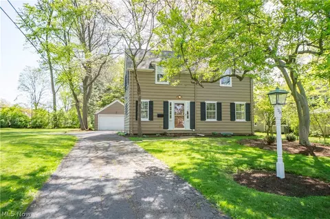 231 Birdwood Rd, Akron, OH 44313