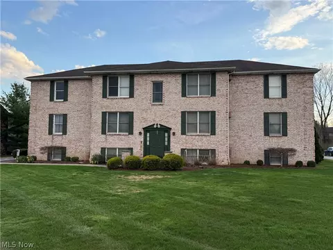 912 Pearson Cir #5, Boardman, OH 44512