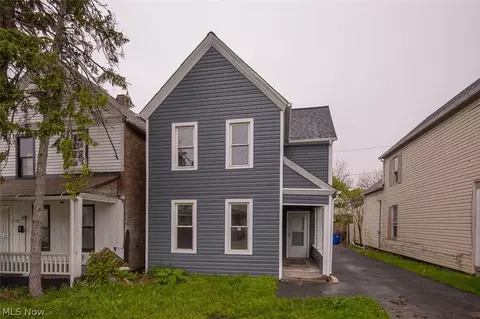 3211 W 90th St, Cleveland, OH 44102