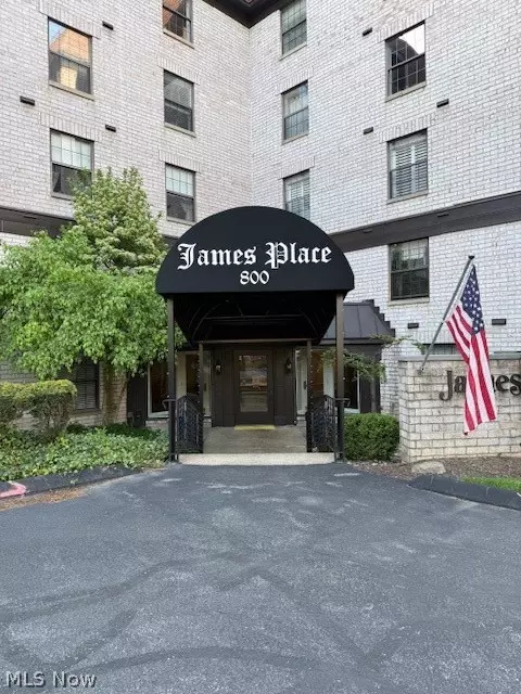 800 Brick Mill Run, Westlake, OH 44145