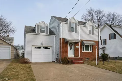 942 Bellflower Ave SW, Canton, OH 44710