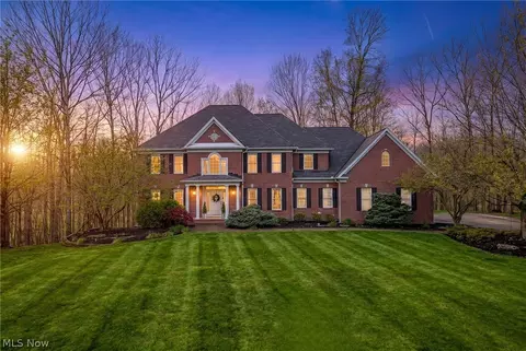 6030 Penfield Ln, Solon, OH 44139