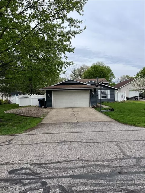 5825 Olive Ave, North Ridgeville, OH 44039