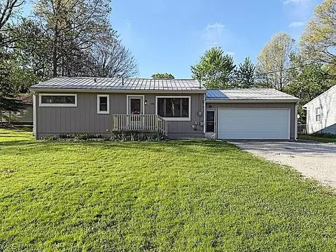 1996 Berger Ave, Stow, OH 44224