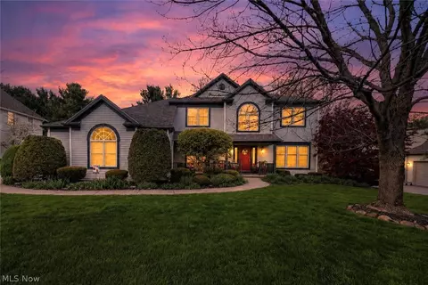 4343 Cobblestone Dr, Akron, OH 44321