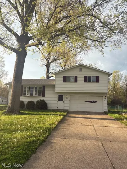 7265 Farnham Dr, Mentor, OH 44060