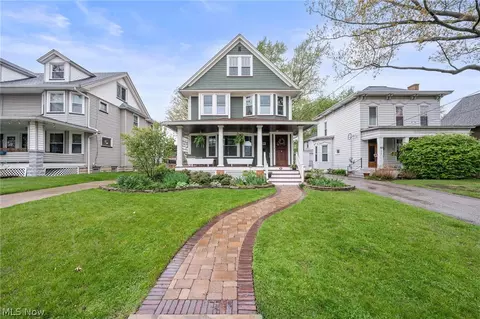 1358 Summit Ave, Lakewood, OH 44107