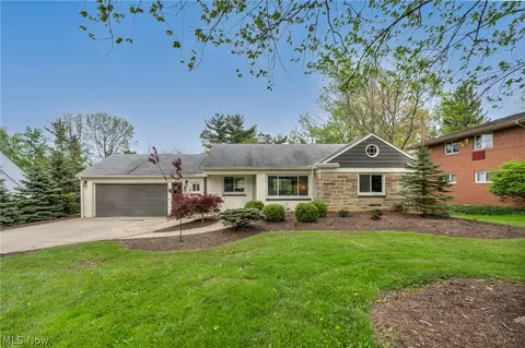 7973 Skyline Dr, Broadview Heights, OH 44147