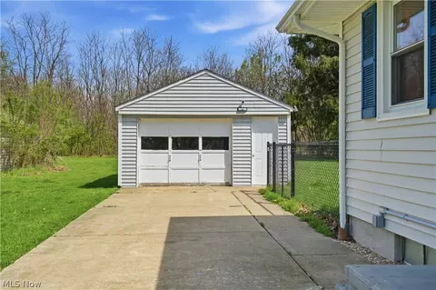 Exterior - 3428 Vineland Ave, Ashtabula, OH 44004 photo 5 of 10