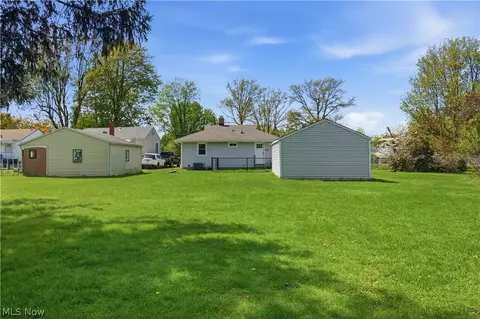 Exterior - 3428 Vineland Ave, Ashtabula, OH 44004 photo 9 of 10