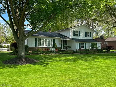 465 Kar A Bru, Amherst, OH 44001