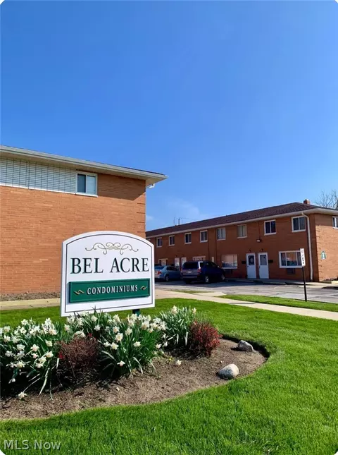 29902 Euclid Ave, Wickliffe, OH 44092