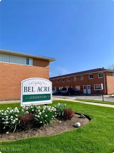 29902 Euclid Ave, Wickliffe, OH 44092