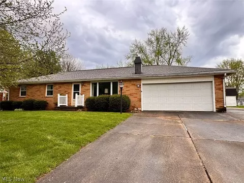 1484 Lambert St, Alliance, OH 44601