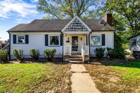 1253 Elmhurst Dr, Weirton, WV 26062