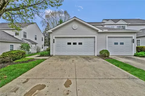 833 Overlook Ridge Dr, Cleveland, OH 44109