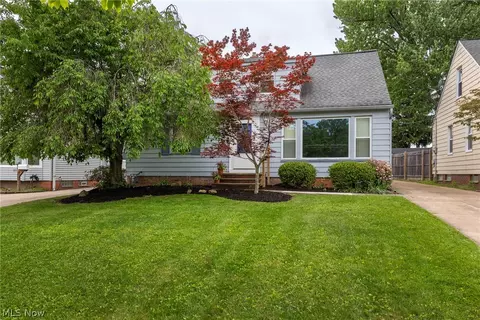 5042 N Barton Rd, Lyndhurst, OH 44124