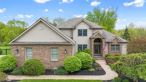 5180 Cheyney Ln, Brunswick Hills, OH 44212